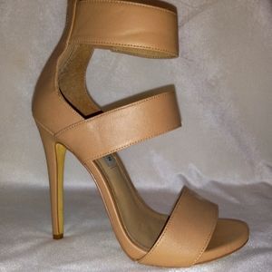 Steve Madden ZIP Peep Toe MiRA Heels Spring/Summer Ankle Strap